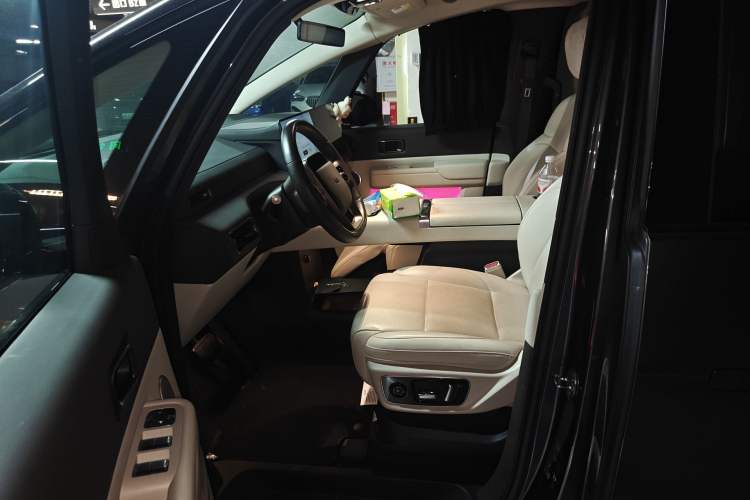 Used Li Auto MEGA 2024 Ultra Model Left Front Seat