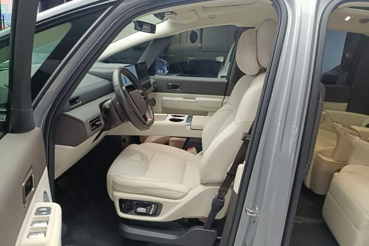 Used Li Auto MEGA 2024 Ultra Model Left Front Seat