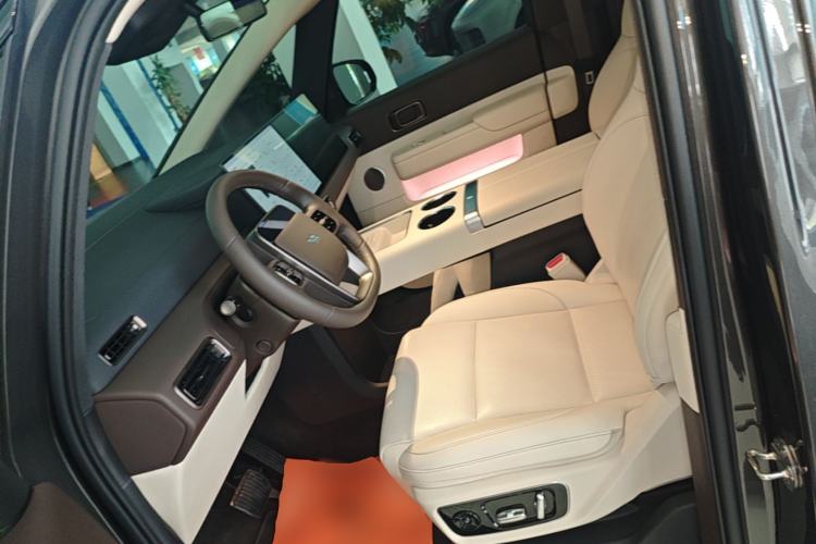 Used Li Auto MEGA 2024 Ultra Model Left Front Seat