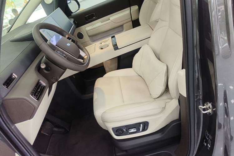 Used Li Auto MEGA 2024 Ultra Model Left Front Seat