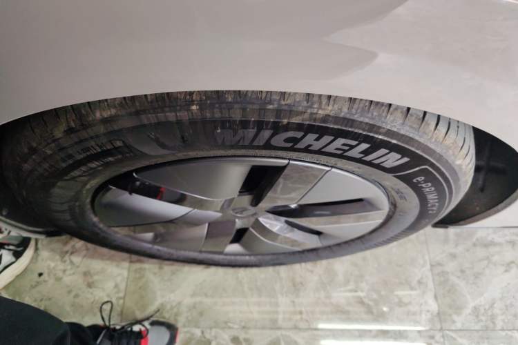 Used Li Auto MEGA 2024 Ultra Model Left Front Wheel Hub