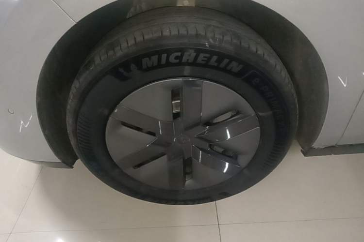 Used Li Auto MEGA 2024 Ultra Model Left Front Wheel Hub
