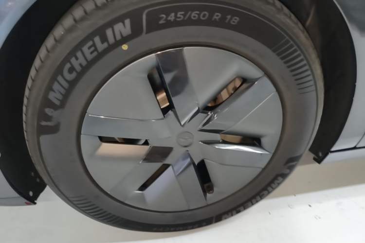 Used Li Auto MEGA 2024 Ultra Model Left Front Wheel Hub