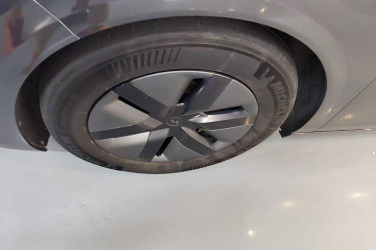 Used Li Auto MEGA 2024 Ultra Model Left Front Wheel Hub