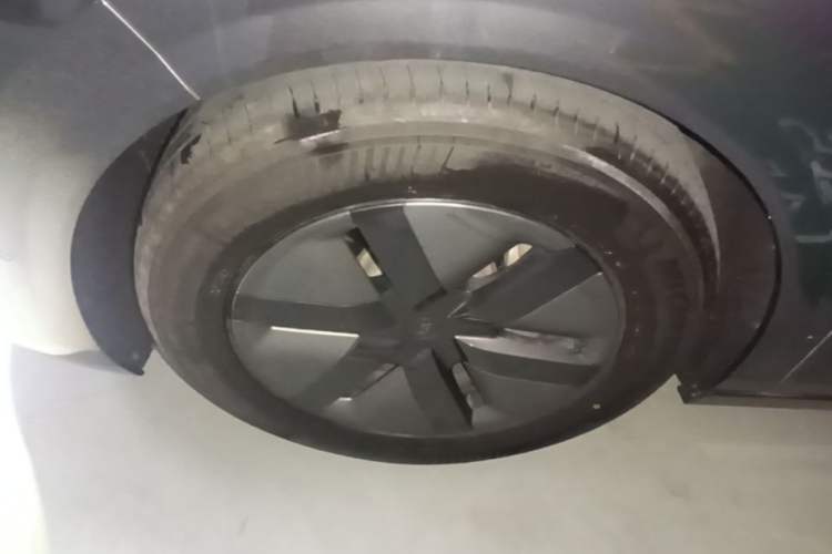 Used Li Auto MEGA 2024 Ultra Model Left Front Wheel Hub