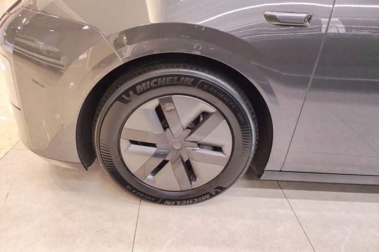 Used Li Auto MEGA 2024 Ultra Model Left Front Wheel Hub