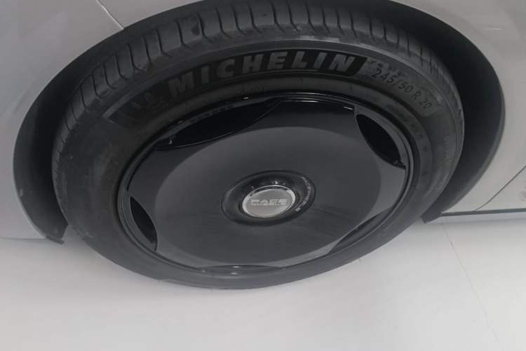 Used Li Auto MEGA 2024 Ultra Model Left Front Wheel Hub