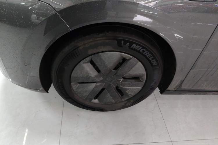 Used Li Auto MEGA 2024 Ultra Model Left Front Wheel Hub