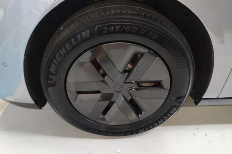 Used Li Auto MEGA 2024 Ultra Model Left Front Wheel Hub