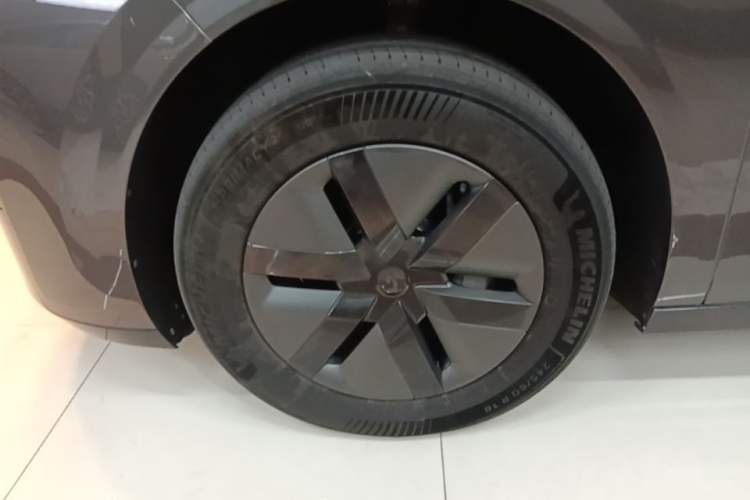 Used Li Auto MEGA 2024 Ultra Model Left Front Wheel Hub