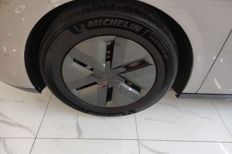 Used Li Auto MEGA 2024 Ultra Model Left Front Wheel Hub