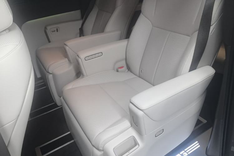 Used Li Auto MEGA 2024 Ultra Model Left Rear Seat