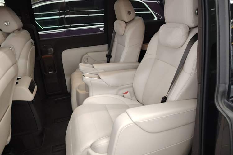Used Li Auto MEGA 2024 Ultra Model Left Rear Seat