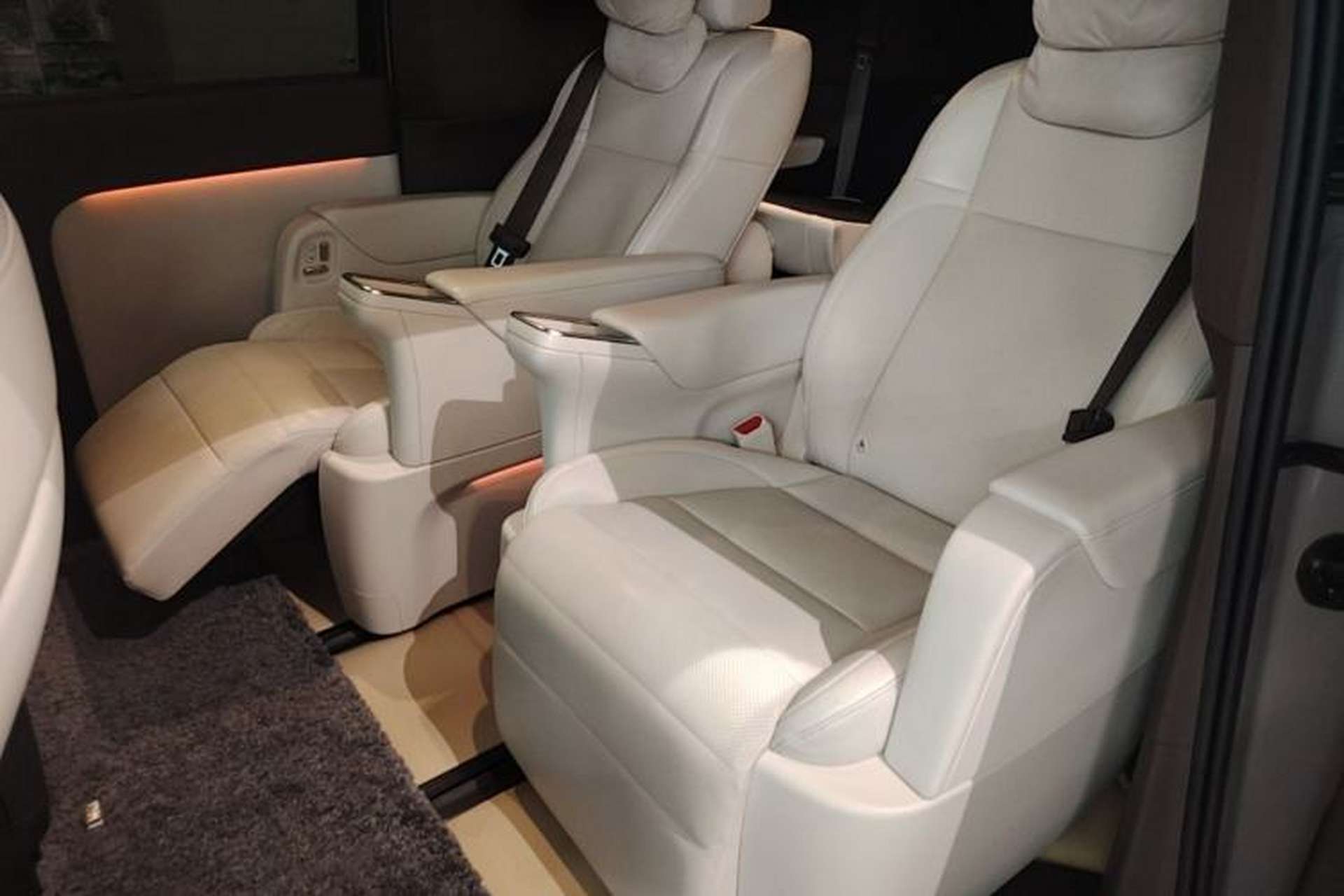 Used Li Auto MEGA 2024 Ultra Model Left Rear Seat