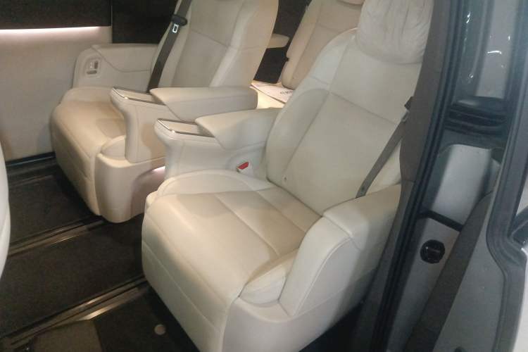Used Li Auto MEGA 2024 Ultra Model Left Rear Seat