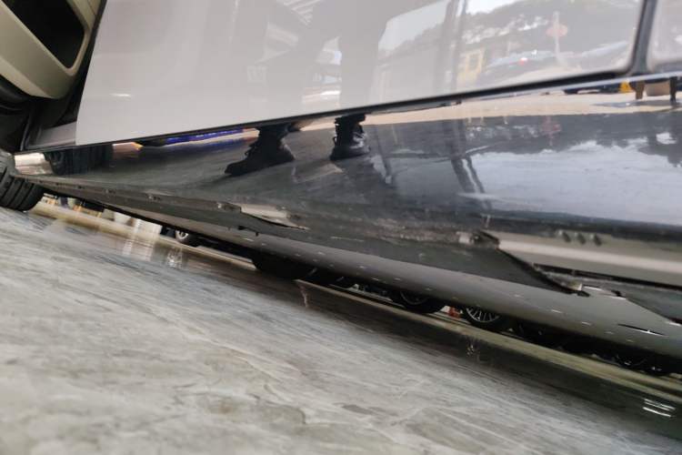 Used Li Auto MEGA 2024 Ultra Model Left Side Sill
