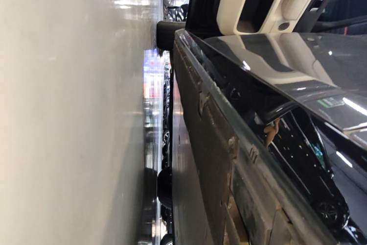 Used Li Auto MEGA 2024 Ultra Model Left Side Sill