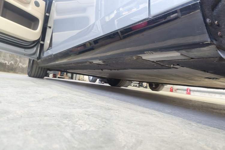 Used Li Auto MEGA 2024 Ultra Model Left Side Sill