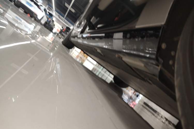 Used Li Auto MEGA 2024 Ultra Model Left Side Sill