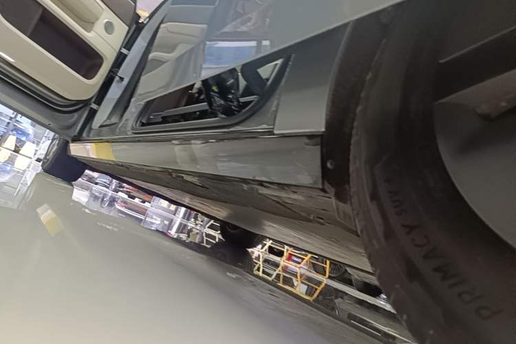 Used Li Auto MEGA 2024 Ultra Model Left Side Sill