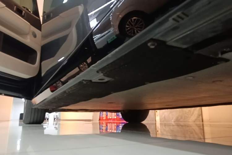 Used Li Auto MEGA 2024 Ultra Model Left Side Sill