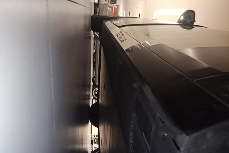 Used Li Auto MEGA 2024 Ultra Model Left Side Sill