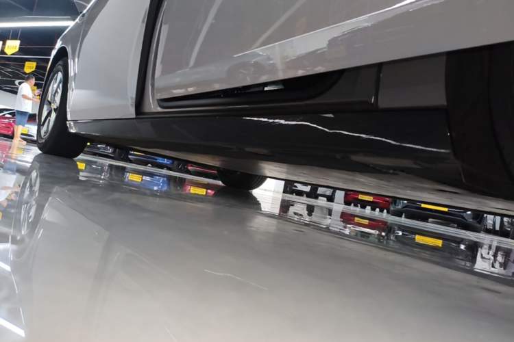 Used Li Auto MEGA 2024 Ultra Model Left Side Sill