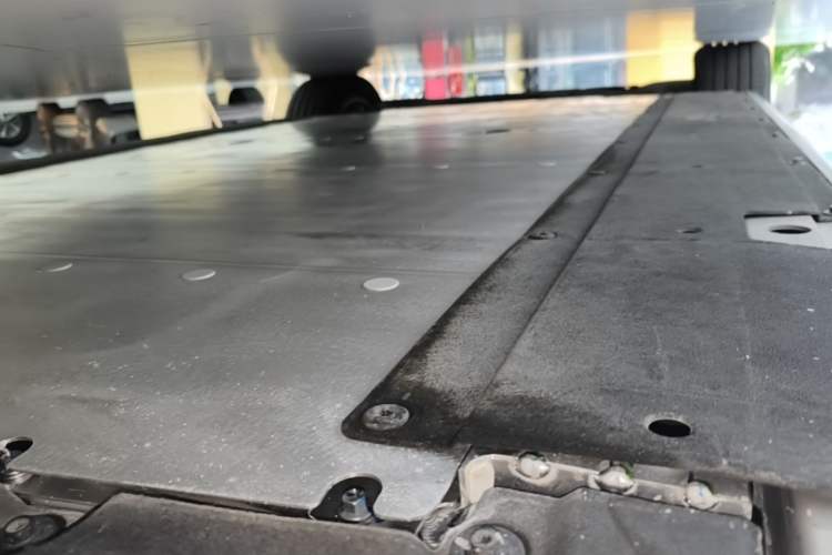 Used Li Auto MEGA 2024 Ultra Model Left Side Sill