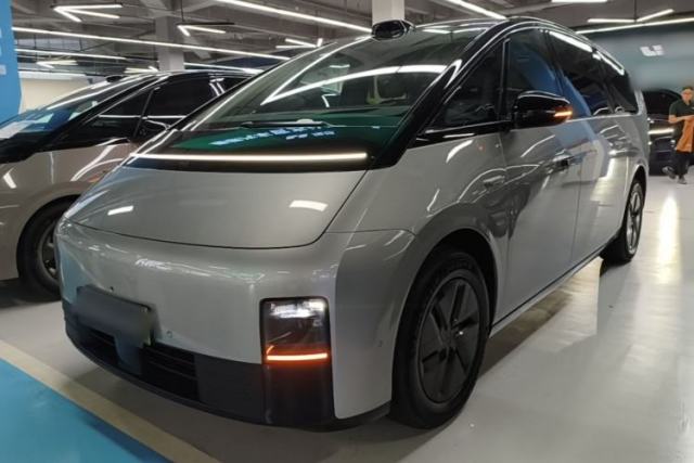 Li Auto MEGA 2024 Ultra Model de segunda mano