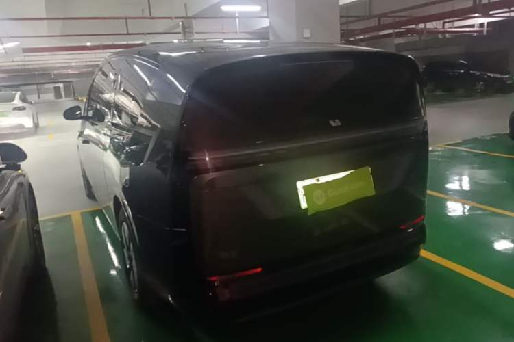 Used Li Auto MEGA 2024 Ultra Model Rear Left 45 Deg