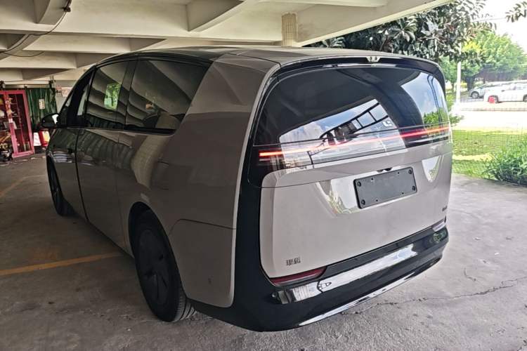 Used Li Auto MEGA 2024 Ultra Model Rear Left 45 Deg