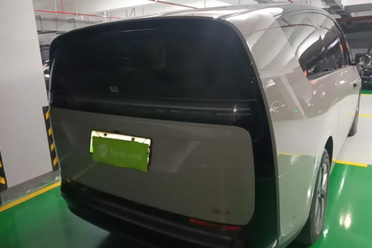 Used Li Auto MEGA 2024 Ultra Model Rear Right 45 Deg