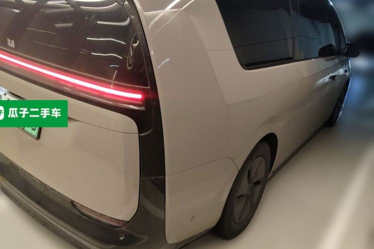 Used Li Auto MEGA 2024 Ultra Model Rear Right 45 Deg