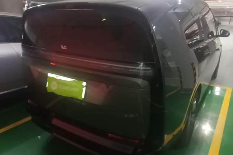 Used Li Auto MEGA 2024 Ultra Model Rear Right 45 Deg