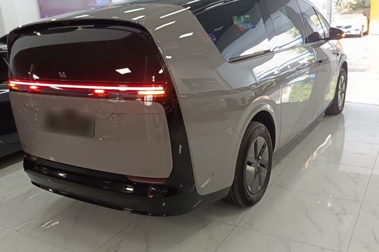 Used Li Auto MEGA 2024 Ultra Model Rear Right 45 Deg