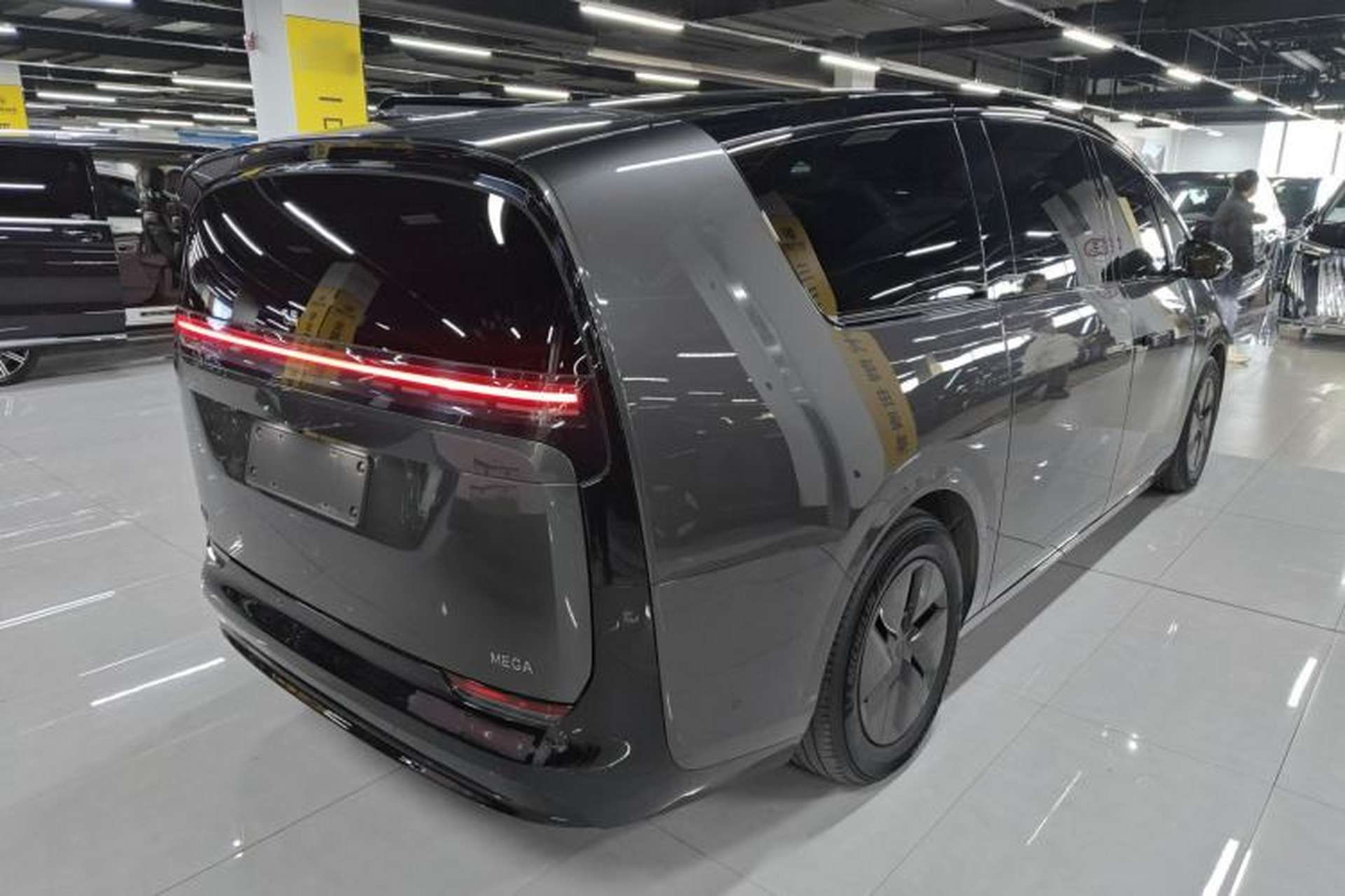 Used Li Auto MEGA 2024 Ultra Model Rear Right 45 Deg