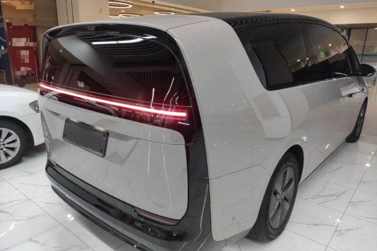Used Li Auto MEGA 2024 Ultra Model Rear Right 45 Deg