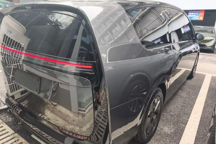 Used Li Auto MEGA 2024 Ultra Model Rear Right 45 Deg