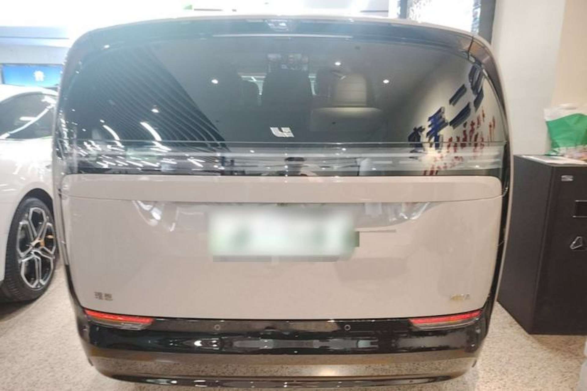 Used Li Auto MEGA 2024 Ultra Model Rear