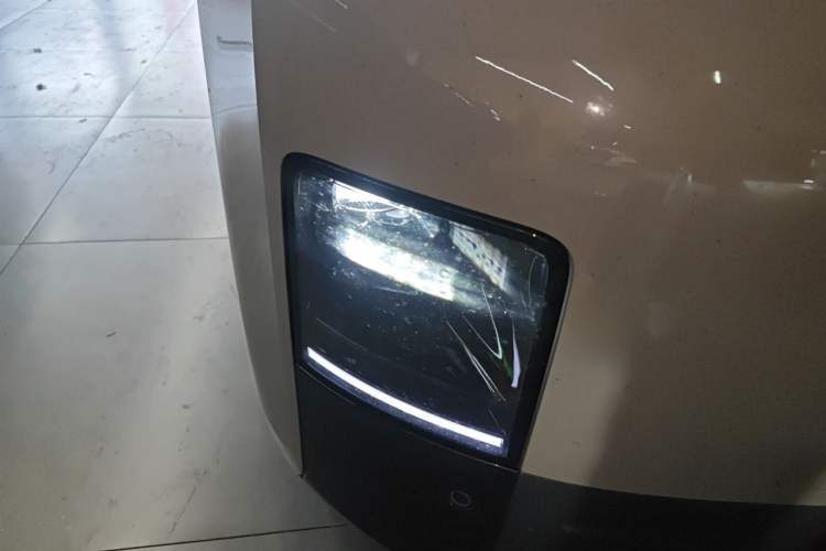 Used Li Auto MEGA 2024 Ultra Model Right Front Headlight