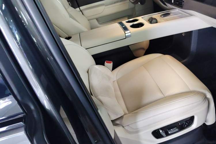 Used Li Auto MEGA 2024 Ultra Model Right Front Seat