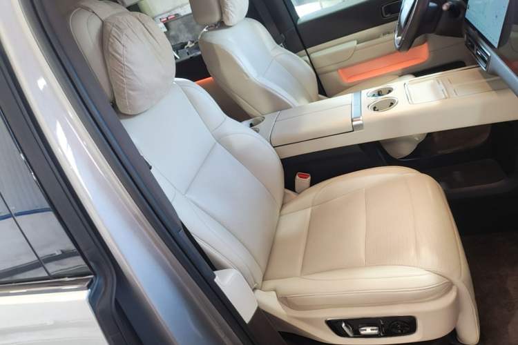Used Li Auto MEGA 2024 Ultra Model Right Front Seat