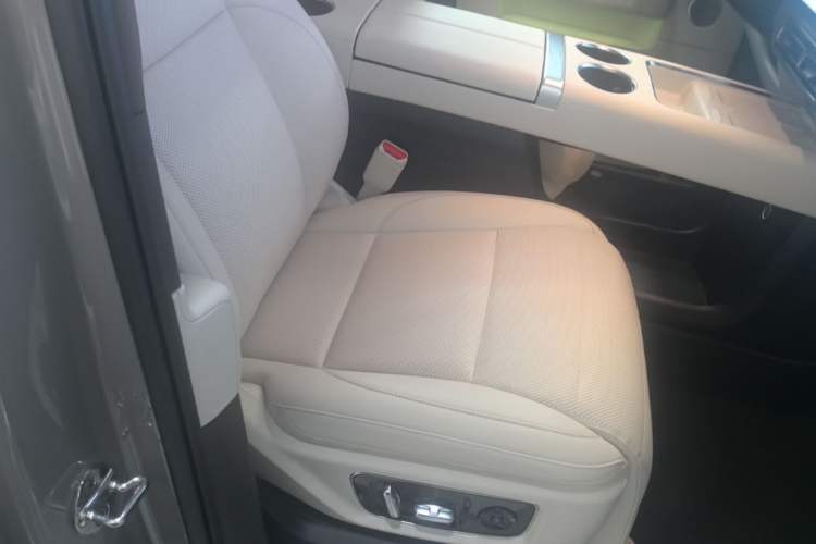 Used Li Auto MEGA 2024 Ultra Model Right Front Seat