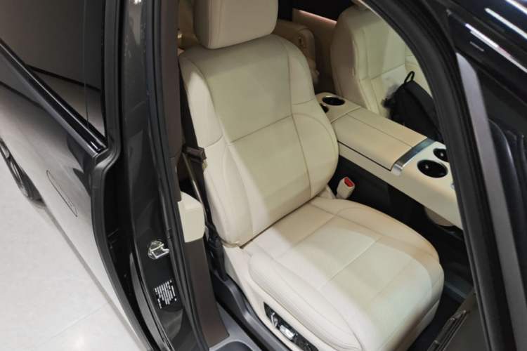 Used Li Auto MEGA 2024 Ultra Model Right Front Seat