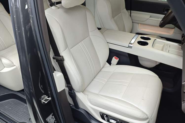 Used Li Auto MEGA 2024 Ultra Model Right Front Seat