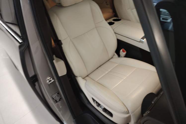 Used Li Auto MEGA 2024 Ultra Model Right Front Seat