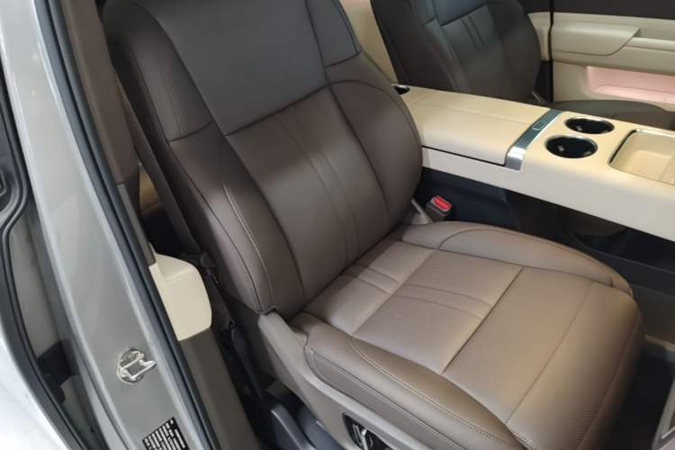 Used Li Auto MEGA 2024 Ultra Model Right Front Seat