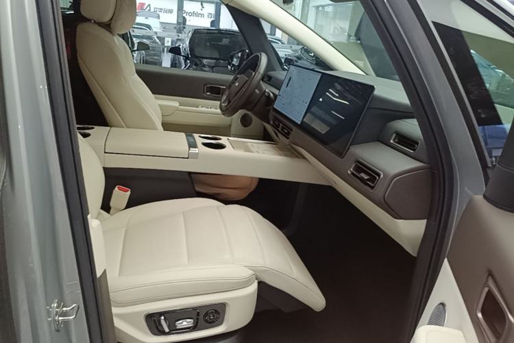 Used Li Auto MEGA 2024 Ultra Model Right Front Seat