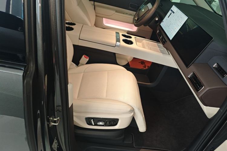 Used Li Auto MEGA 2024 Ultra Model Right Front Seat