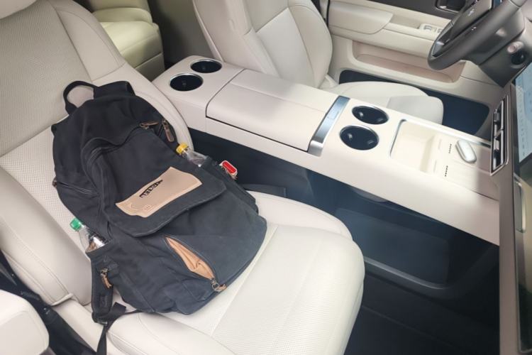 Used Li Auto MEGA 2024 Ultra Model Right Front Seat